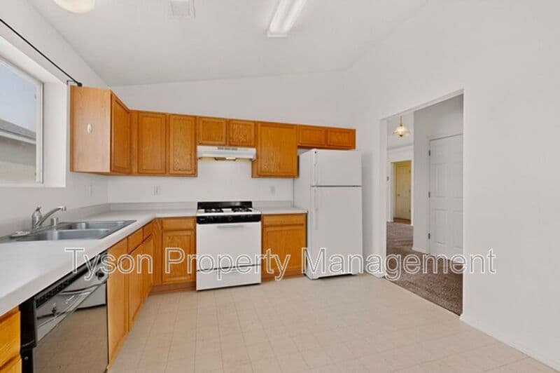 Rio Rancho House: 908 Bursum Ln