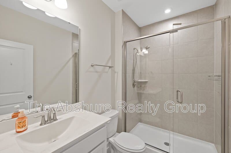 Fuquay-Varina House: 1511 Woodland Knoll Court