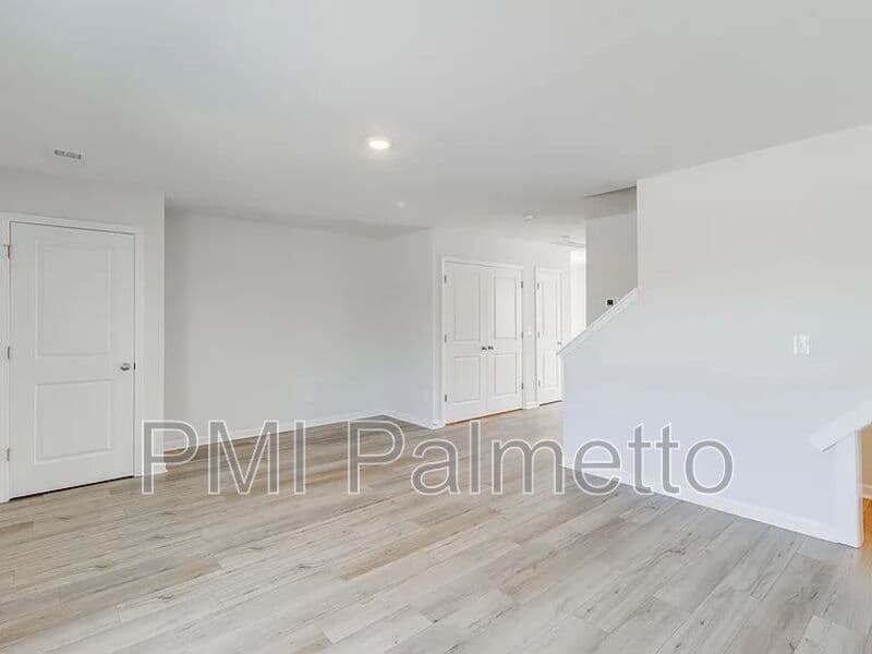 Columbia House: 3022 Harborview Drive