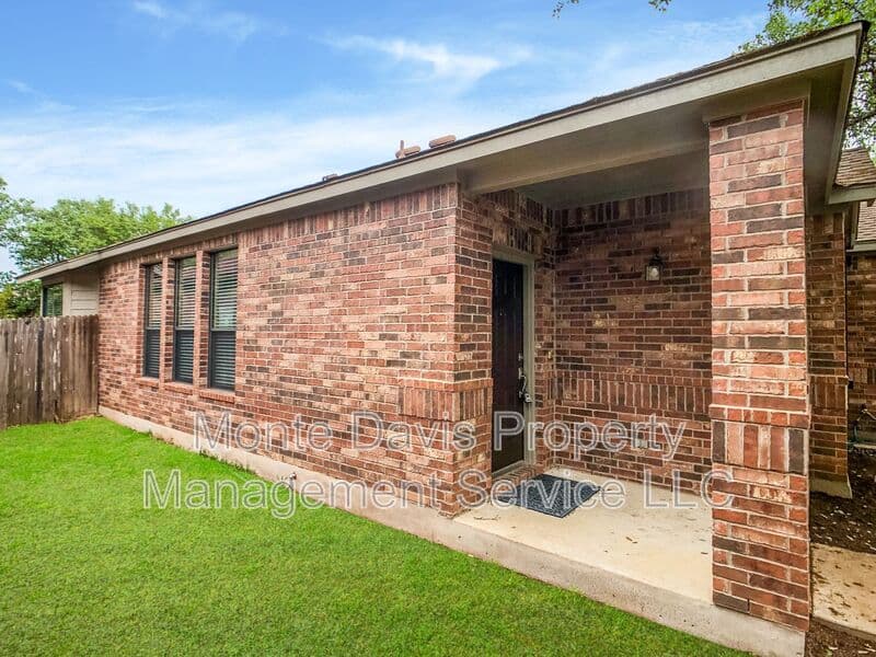 Cedar Park House: 2105 Sage Canyon Drive