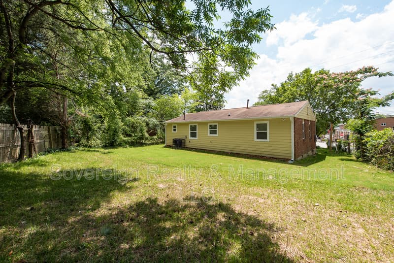 Atlanta House: 455 Bolton Rd NW