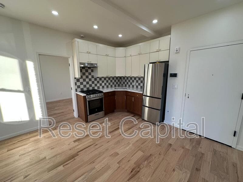 Bogota Condo: 15 Palisades Ave
