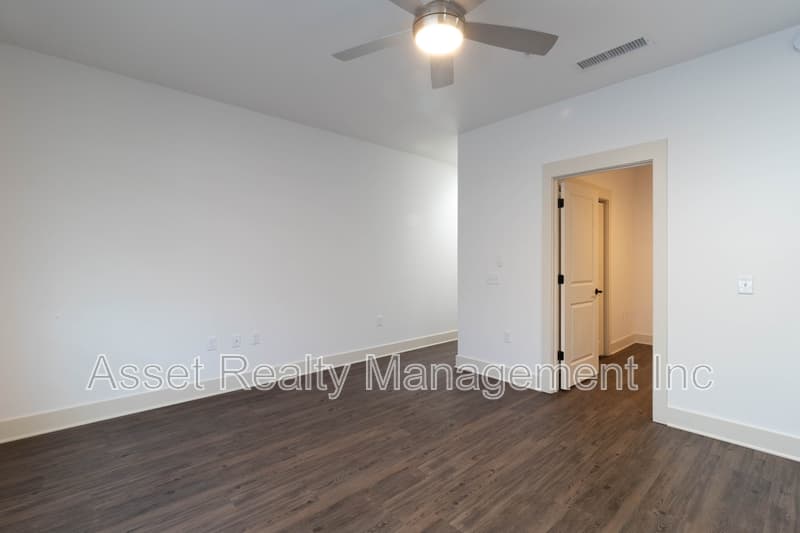 Alcoa Condo: 1120 Franck Street - 205