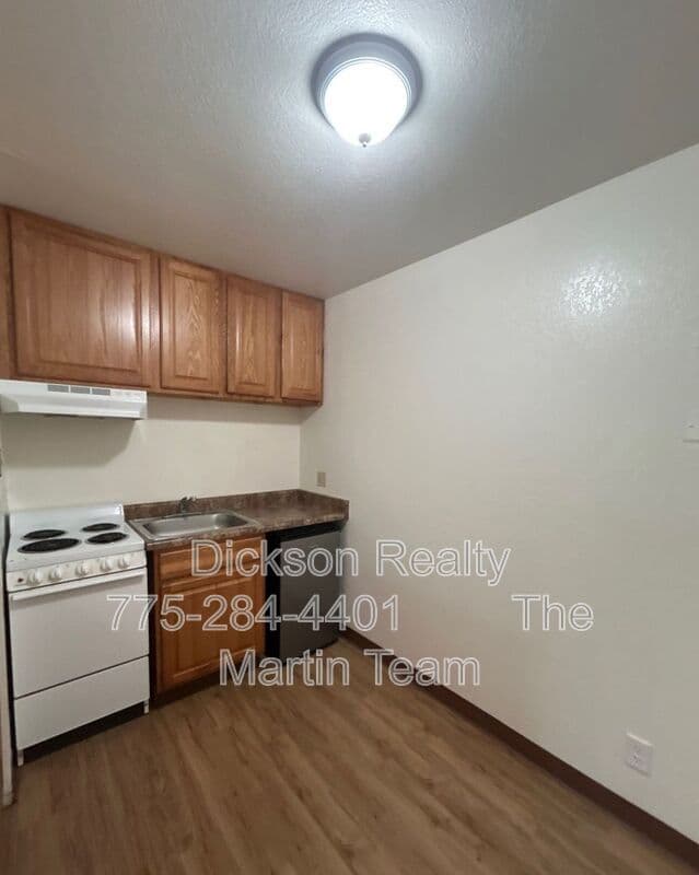 Reno House: 2450 Lymbery Street