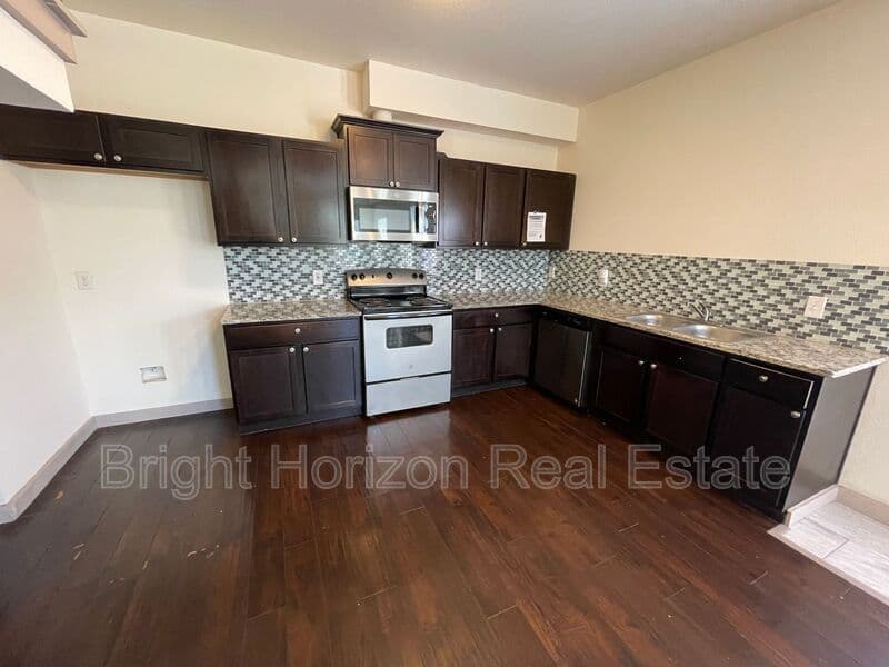 Hurst Condo: 3629 Valley Vista Drive
