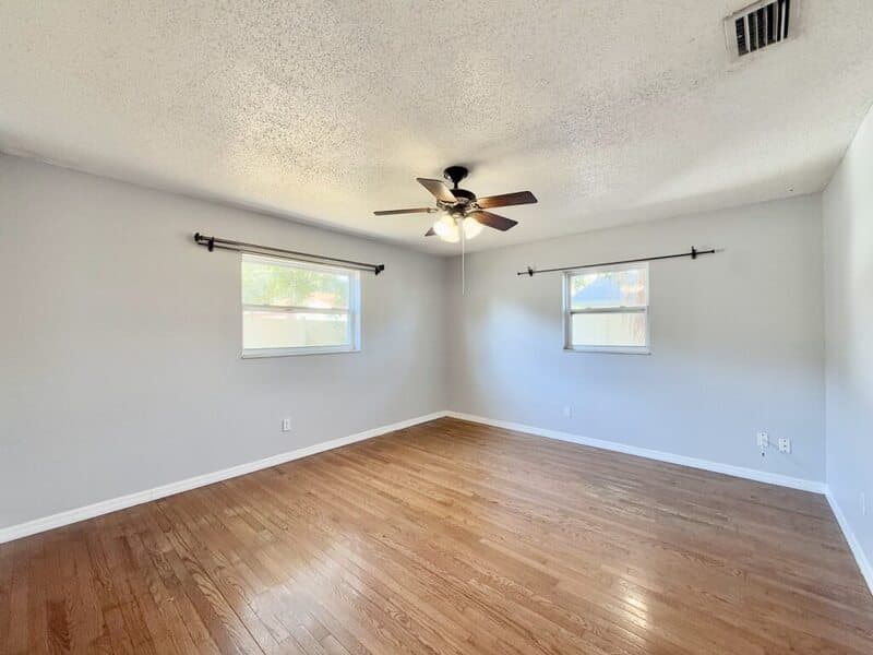 St. Petersburg House: 6943 Buhrley Terrace North
