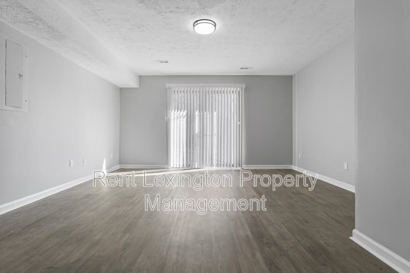 Richmond House: 1649 Foxhaven Drive #11