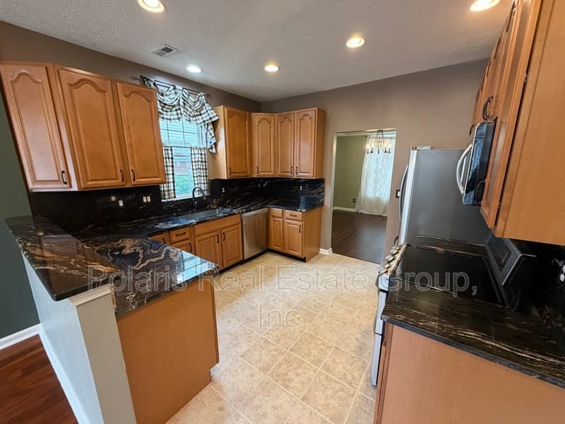 Fishers Condo: 13535 Molique Blvd