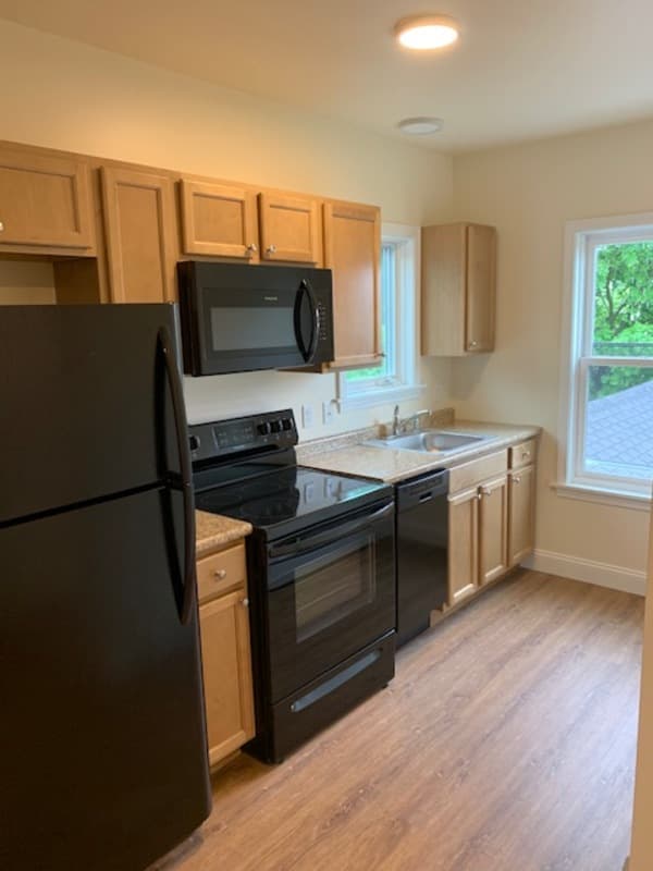 Burlington Condo: 11 Hungerford Terrace, Unit 4