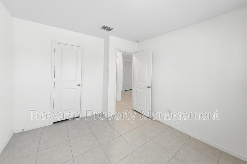 Azle House: 1380 Beach Dr