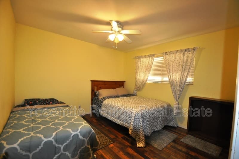 Groveland House: 20415 Pine Mountain Drive