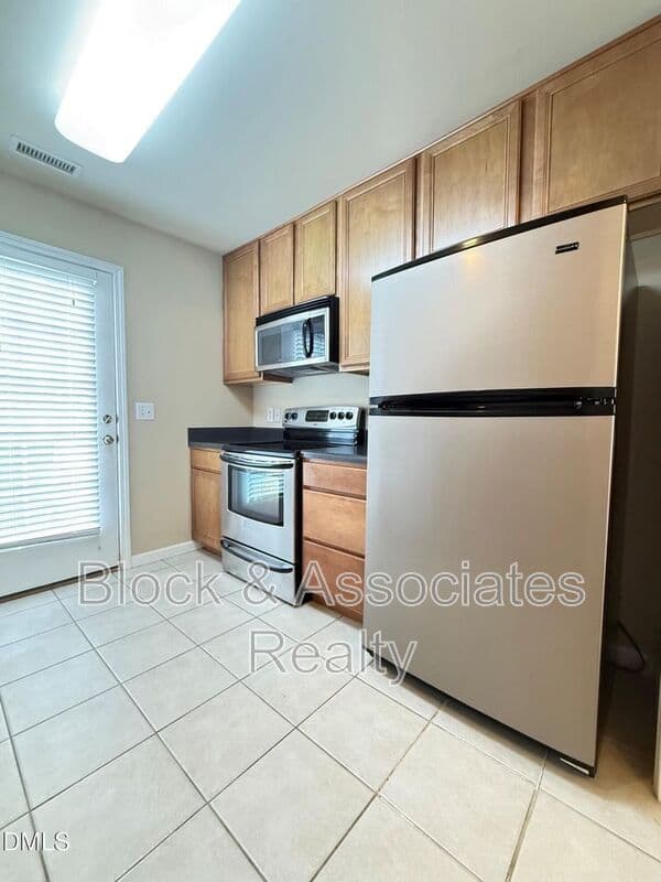 Raleigh House: 9911 Cleaver Ct