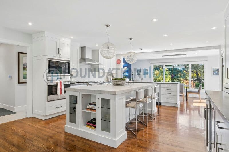 San Rafael House: 62 Manderly Rd