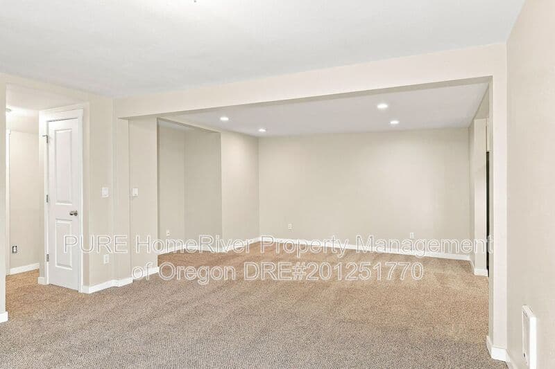 Portland Condo: 10806 NE Prescott Street