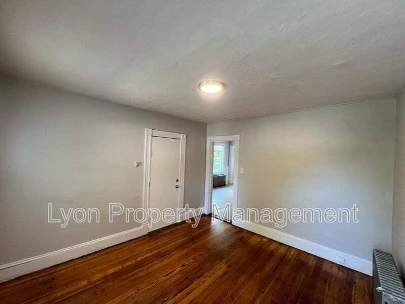 NEW BRITAIN Condo: 11 EAST LAWLOR STREET