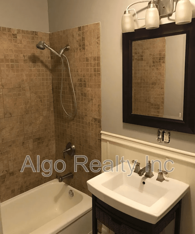 Minneapolis Condo: 3129 Grand Ave S - 1