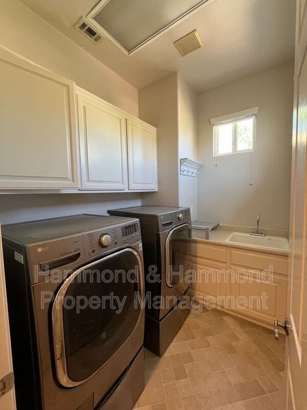 Simi Valley House: 5552 Evening Sky Dr