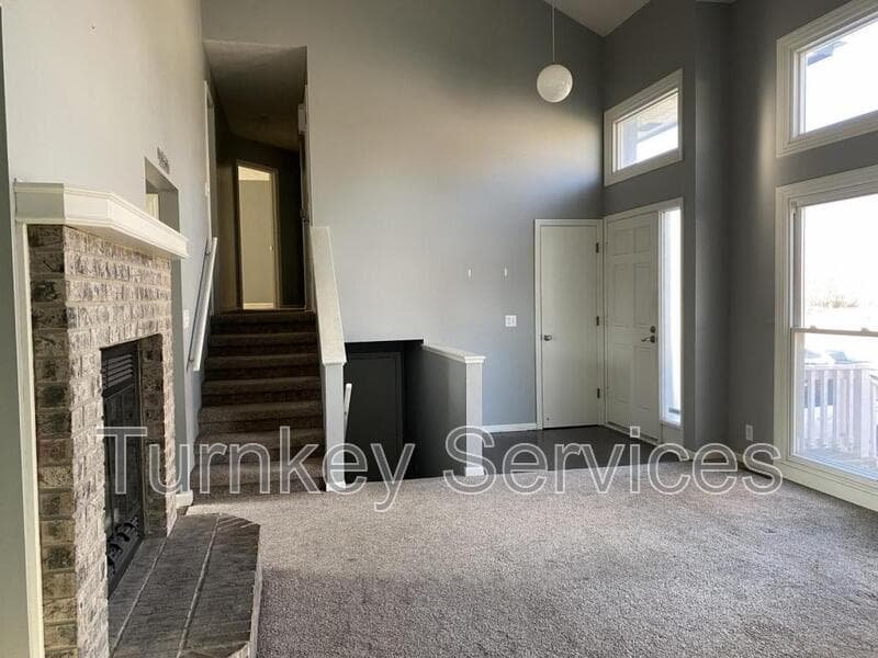 Omaha House: 15423 Stony Brook Blvd