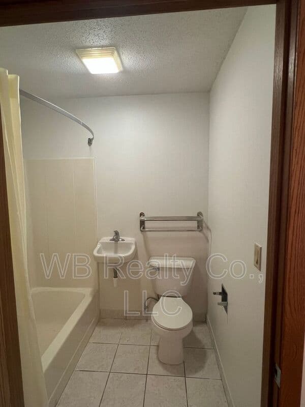 Nevada Condo: 1521 S G Ave