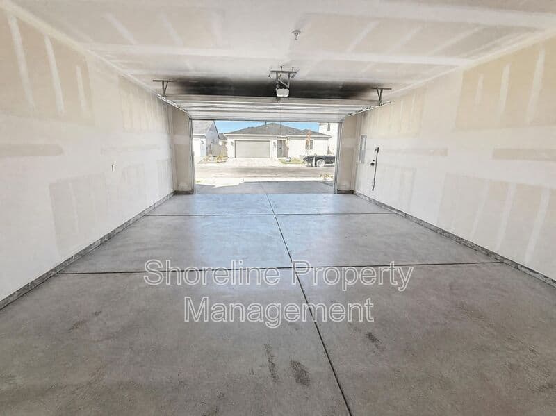 Star House: 8547 W Millcreek Drive