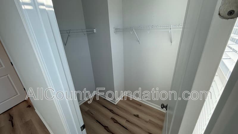 Summerville House: 612 Southview Lane