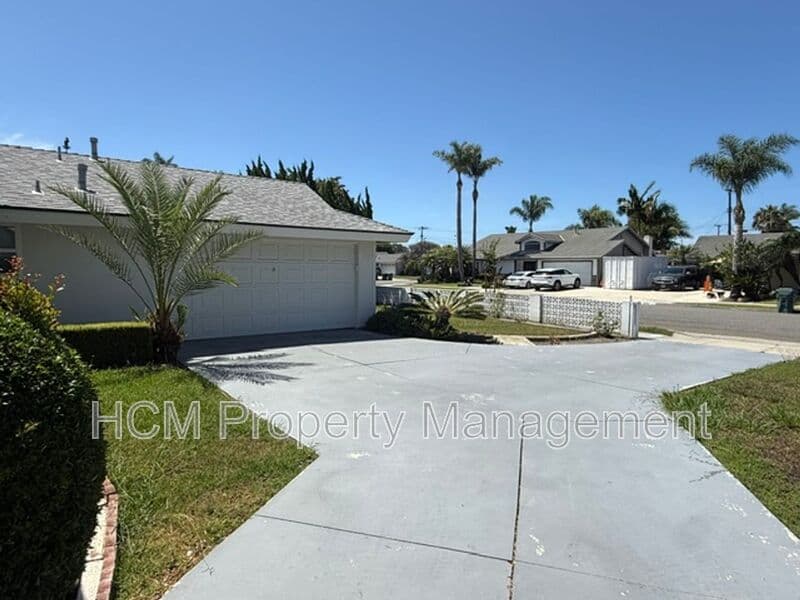 Huntington Beach House: 16402 Birdie Ln