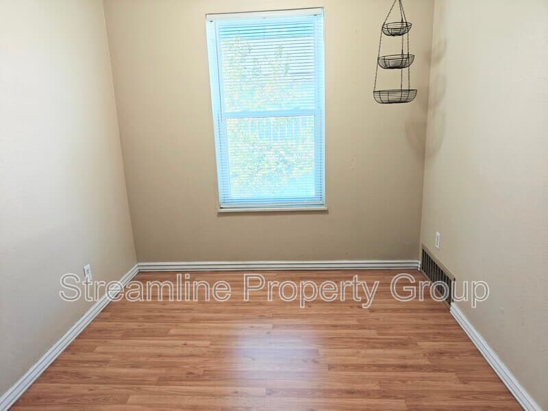 denver Condo: 7665 e eastman ave