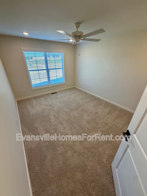 Evansville House: 12811 Halle Drive
