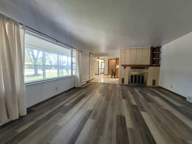 Appleton House: 4939 North Meade Street