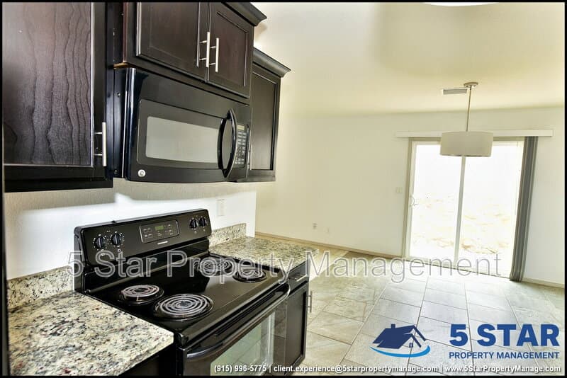 El Paso House: 872 Colbert Shapleigh Place !!