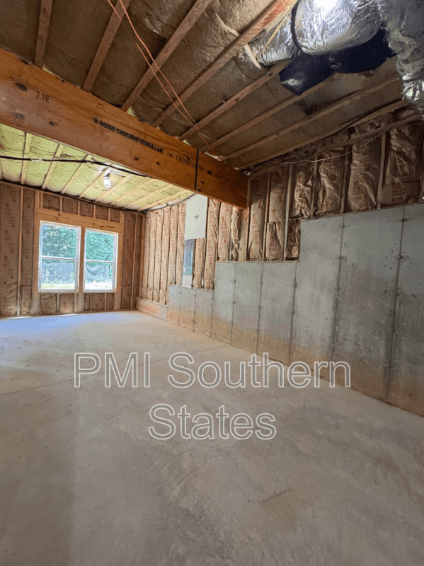 Greenville House: 711 Rockcliff St