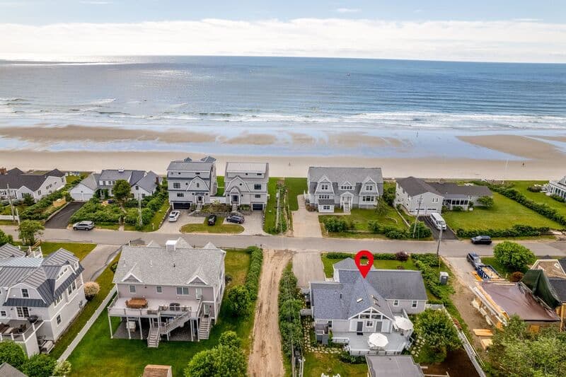 Wells House: 240 Island Beach Road