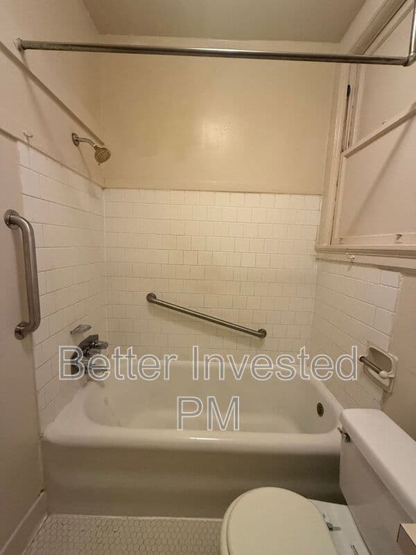 Santa Rosa Condo: 526 B St