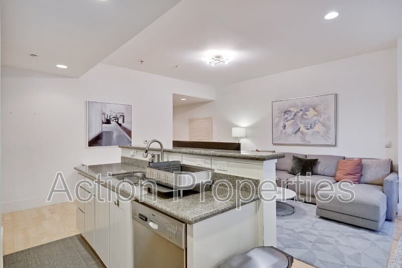Los Altos Condo: 5100 El Camino Real