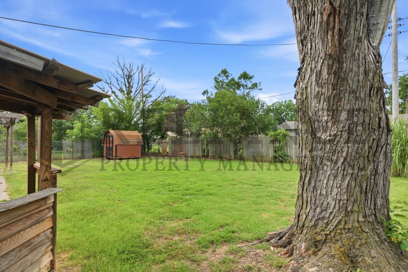 Wichita House: 9923 West Binter Lane