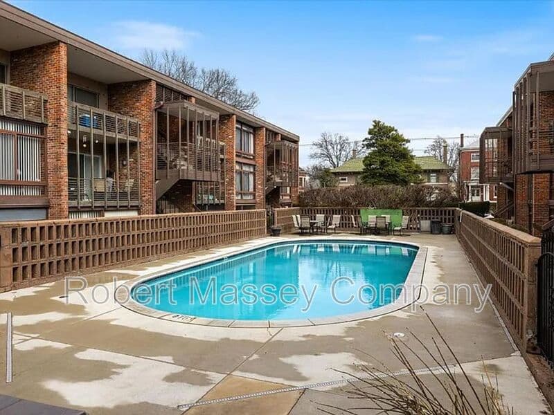 Louisville Condo: 1040 Cherokee Road