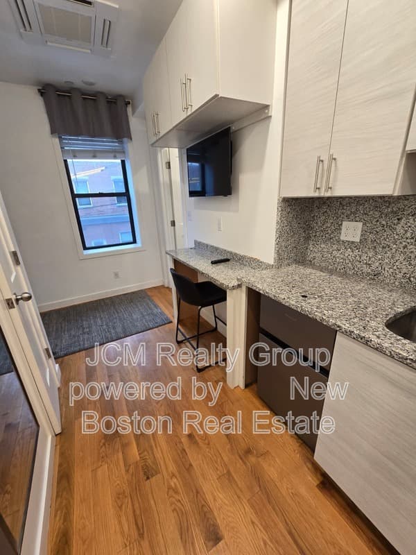 Chelsea Condo: 16 Fifth Street