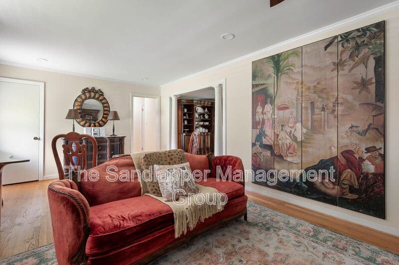 Charleston House: 1652 Boone Hall Drive
