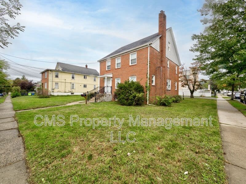 Bound Brook Condo: 407 Longwood Ave
