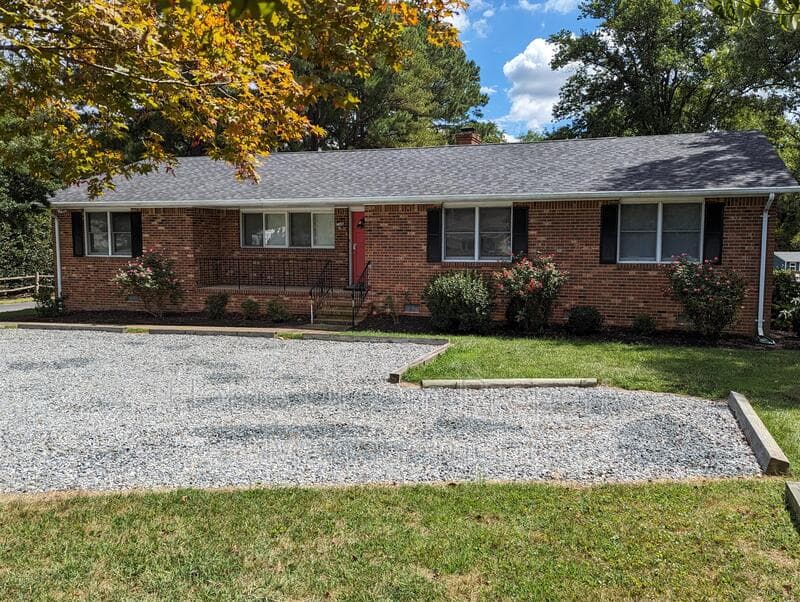 Fredericksburg House: 1401 Bragg Road A1