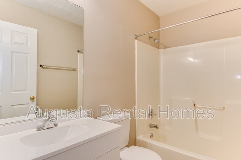 Grovetown House: 223 Taylor Circle