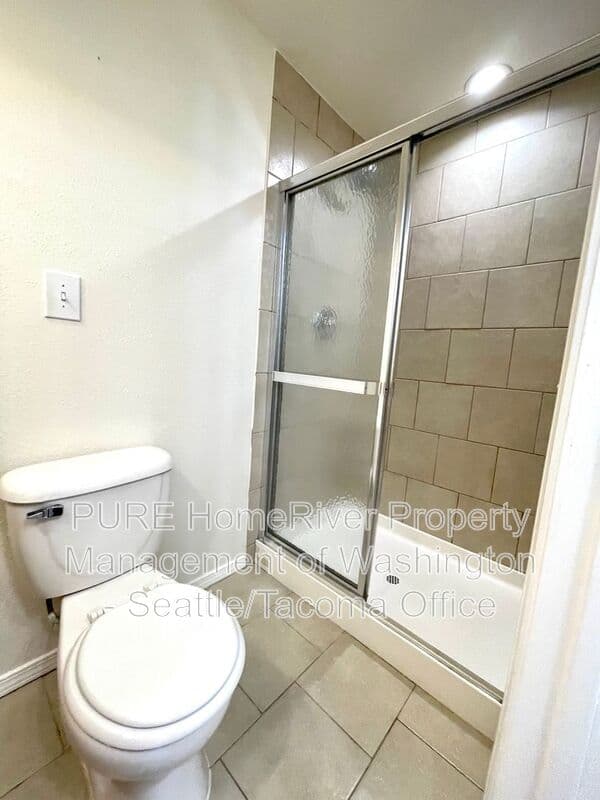 Seattle Condo: 3047 SW Avalon Way