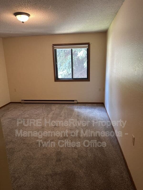 South St Paul Condo: 221 Grand Ave W