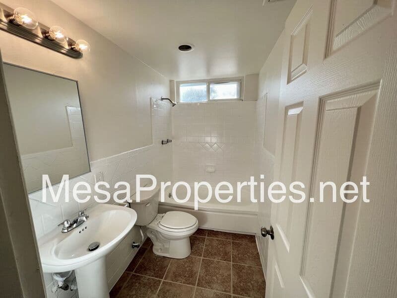 Montclair House: 5044 Highland St.