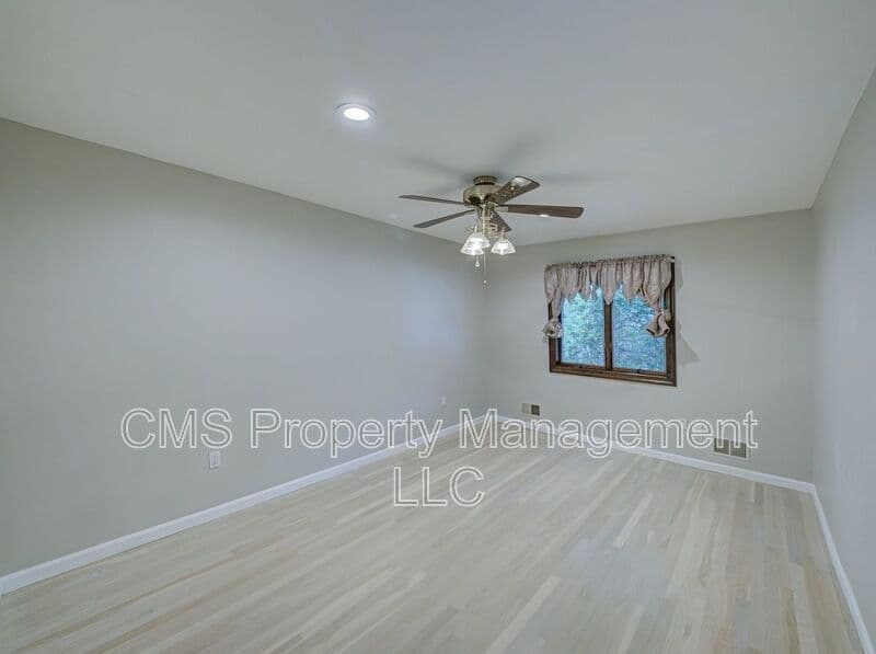 Morganville House: 17 Bauers Ln