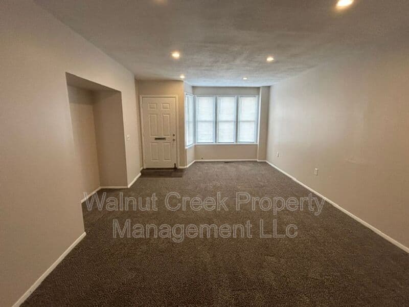 Lorain Condo: 806 East Erie
