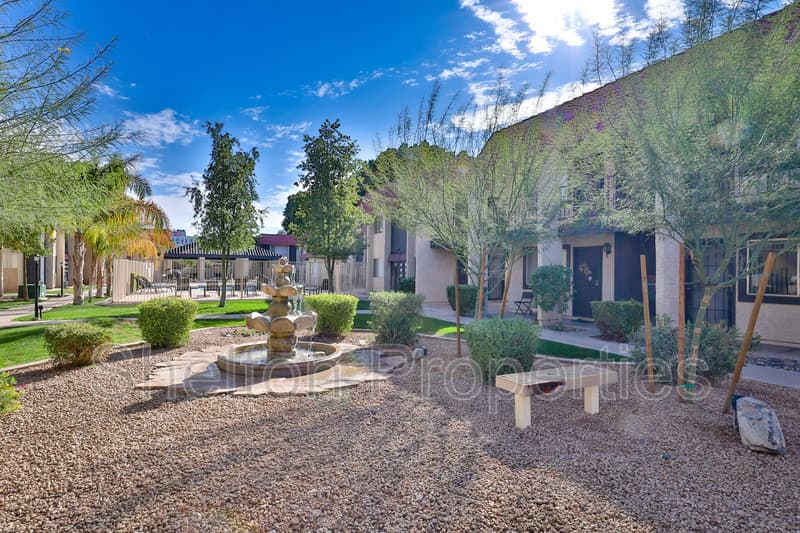Tempe House: 700 W University Dr Unit 235