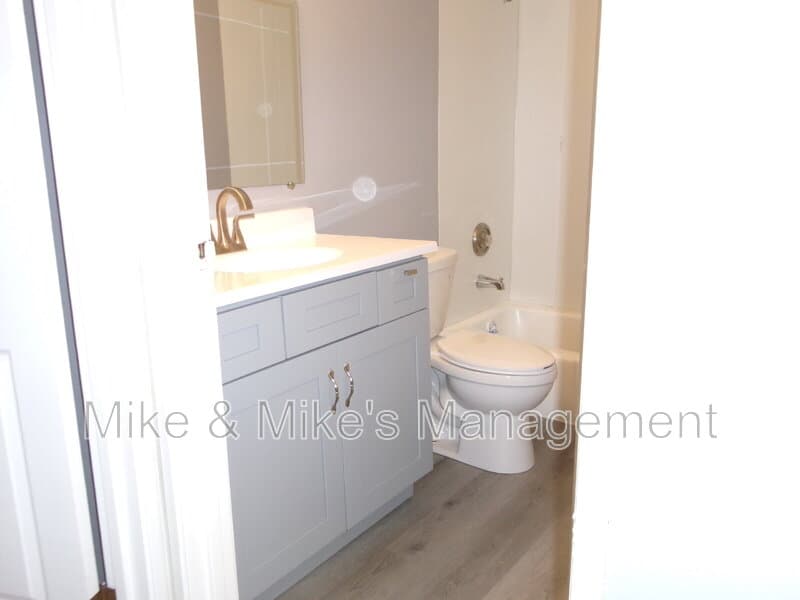 Milwaukee Condo: 7452 N Granville Rd