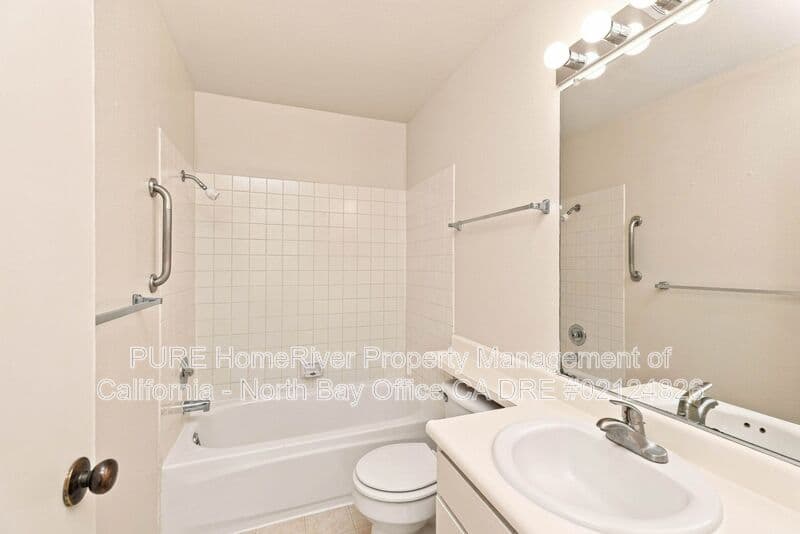 Santa Rosa Condo: 2518 Westberry Dr