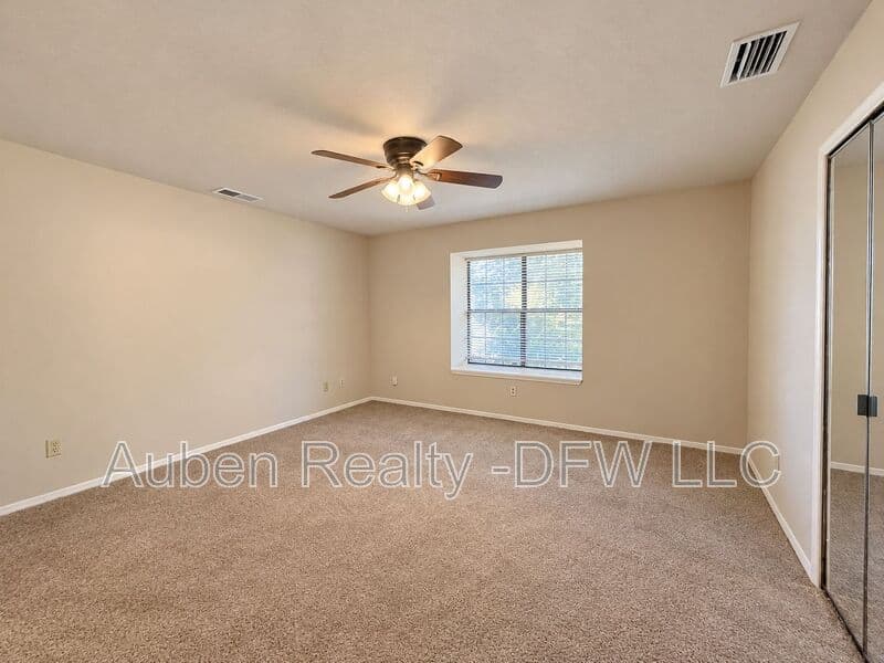 Duncanville House: 1038 Cedar Run Drive
